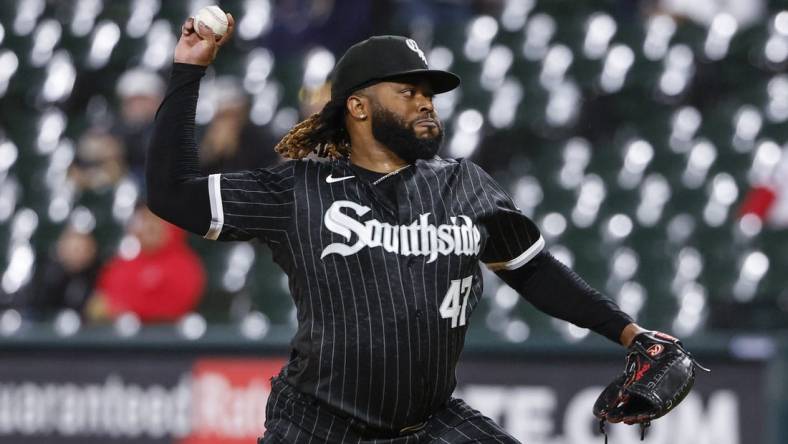 Oct 3, 2022; Chicago, Illinois, USA; Chicago White Sox starting pitcher Johnny Cueto (47) delivers against the Minnesota Twins during the first inning at Guaranteed Rate Field. Mandatory Credit: Kamil Krzaczynski-USA TODAY Sports