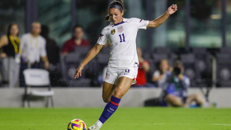 Nov 10, 2022; Ft. Lauderdale, Florida, USA; United States forward Sophia Smith (11) delivers a cross during the first half against Germany at DRV PNK Stadium. Mandatory Credit: Sam Navarro-USA TODAY Sports