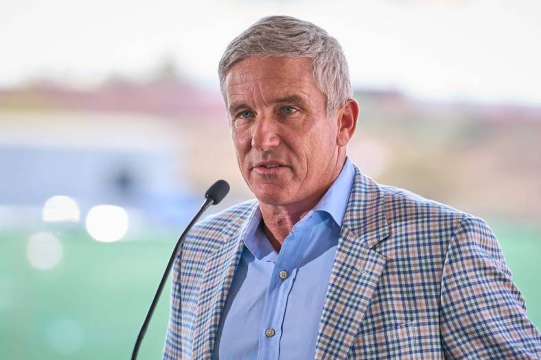 Dec 5, 2022; Scottsdale, AZ, USA; PGA Tour commissioner Jay Monahan addresses the crowd during the DraftKings Sportsbook groundbreaking ceremony at the TPC Scottsdale Champions Course on Monday, Dec. 5, 2022. Mandatory Credit: Alex Gould/The Republic

Pga Sportsbook Groundbreaking At Tpc Scottsdale