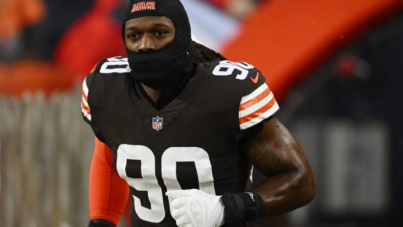 Dec 17, 2022; Cleveland, Ohio, USA; Cleveland Browns defensive end Jadeveon Clowney (90) is introduced before the game between the Browns and the Baltimore Ravens at FirstEnergy Stadium. Mandatory Credit: Ken Blaze-USA TODAY Sports