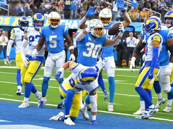 Justin Herbert, Austin Ekeler star as Chargers rout Rams