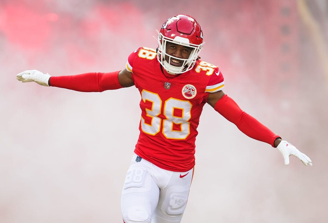 Chiefs cornerback L'Jarius Sneed exits on opening drive