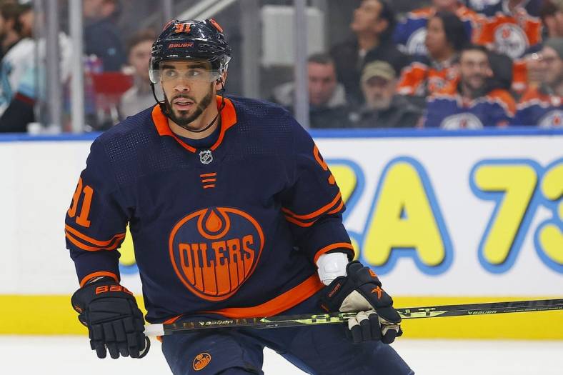 Jan 17, 2023; Edmonton, Alberta, CAN; Edmonton Oilers forward Evander Kane (91) returns to the lineup against the Seattle Kraken after missing two months after having his wrist cut,  at Rogers Place. Mandatory Credit: Perry Nelson-USA TODAY Sports