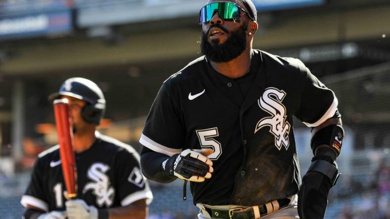 Sep 29, 2022; Minneapolis, Minnesota, USA; Chicago White Sox third baseman Josh Harrison (5) in action against the Minnesota Twins at Target Field. Mandatory Credit: Jeffrey Becker-USA TODAY Sports