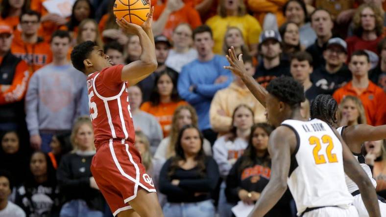 Oklahoma Sooners guard Grant Sherfield (25) attempts a shot during a men's Bedlam college basketball game between the Oklahoma State University Cowboys (OSU) and the University of Oklahoma Sooners (OU) at Gallagher-Iba Arena in Stillwater, Okla., Wednesday, Jan. 18, 2023.

Men S Bedlam Basketball