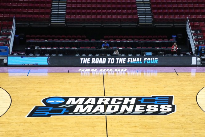 NCAA Bracket Cheat Sheets: Predictions for 2022 March Madness 