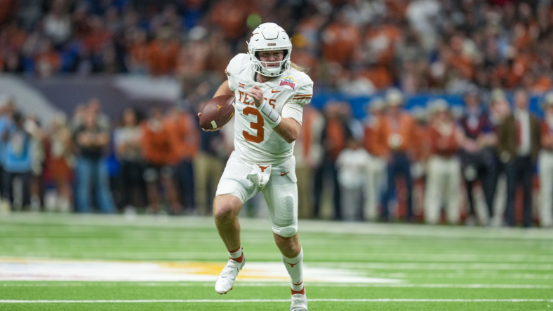 NCAA Football: Alamo Bowl-Texas at Washington