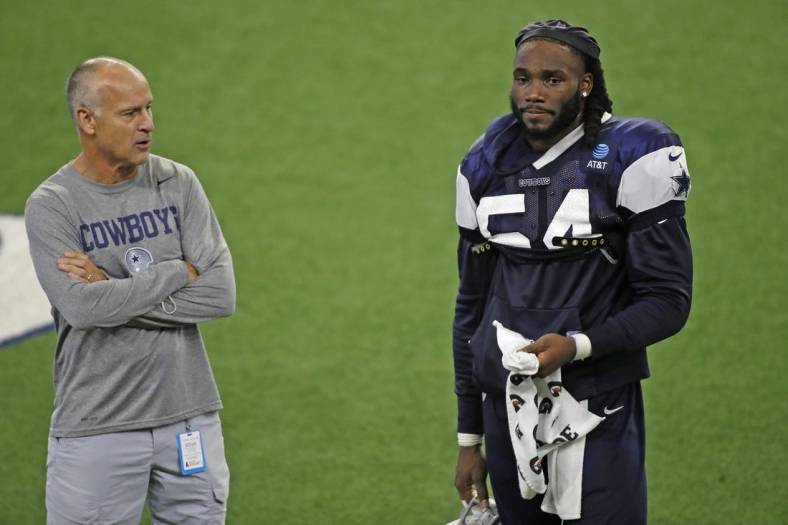 Aug 24, 2020; Frisco, TX, USA;  Dallas Cowboys player Jaylon Smith (right) talks with Mike Nolan during training camp at Ford Center at The Star in Frisco, Texas.   Mandatory Credit: James D. Smith via USA TODAY Sports