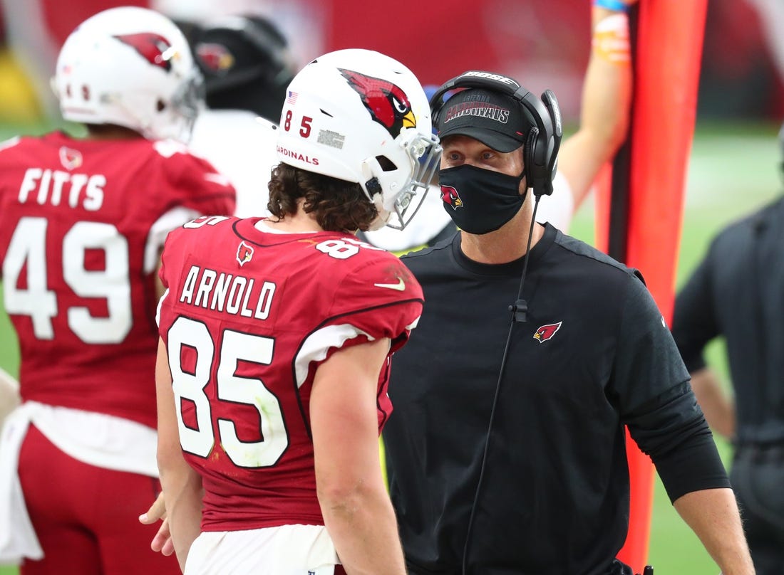 Sep 20, 2020; Glendale, Arizona, USA; Arizona Cardinals tight end Dan Arnold (85) talks to tight ends coach Steve Heiden against the Washington Football Team at State Farm Stadium. Mandatory Credit: Mark J. Rebilas-USA TODAY Sports