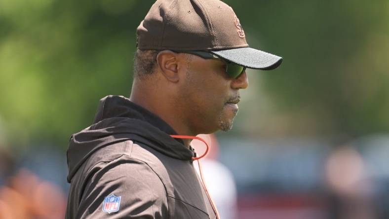 Jul 29, 2022; Berea, OH, USA; Cleveland Browns defensive coordinator Joe Woods watches a drill during training camp at CrossCountry Mortgage Campus. Mandatory Credit: Ken Blaze-USA TODAY Sports