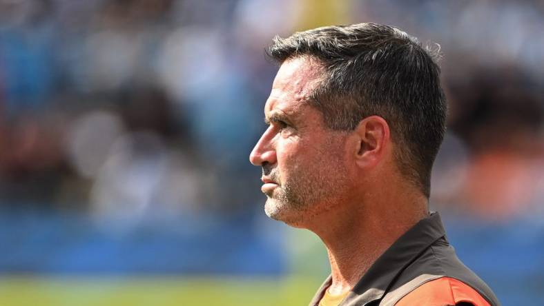 Sep 11, 2022; Charlotte, North Carolina, USA;  Cleveland Browns special teams coach Mike Priefer on the sidelines in the fourth quarter at Bank of America Stadium. Mandatory Credit: Bob Donnan-USA TODAY Sports