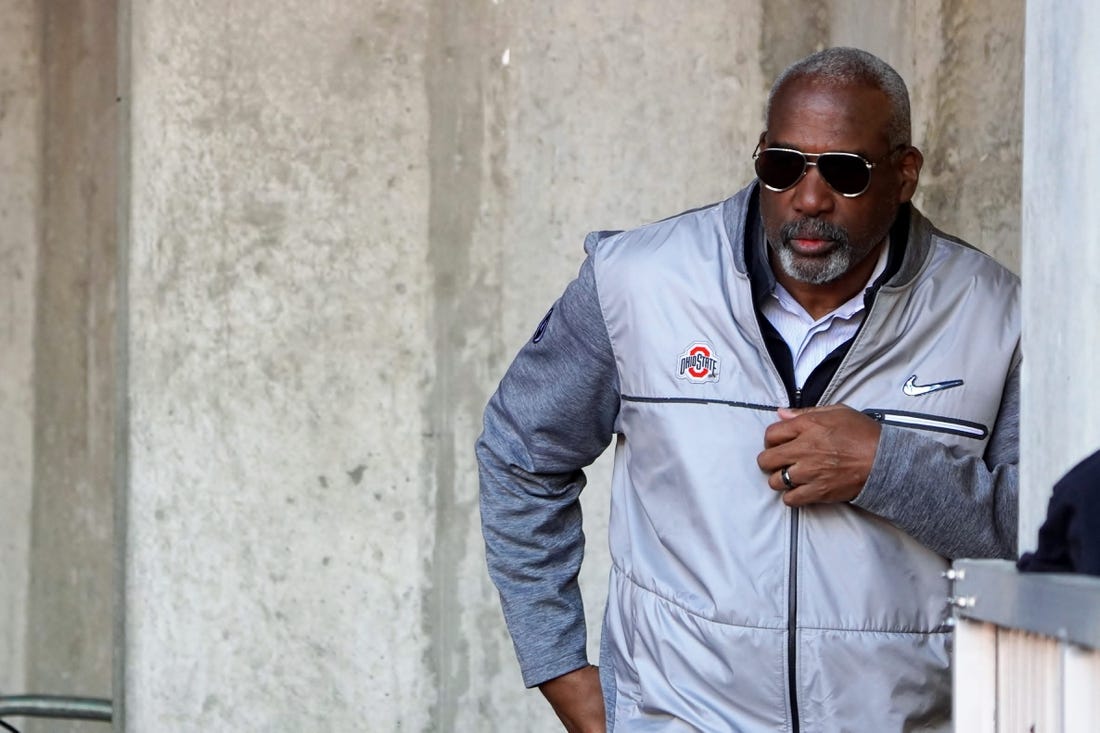 Ohio State athletic director Gene Smith enters Ohio Stadium ahead of the Buckeyes' game against Michigan on Nov. 26, 2002.

Dsc02916