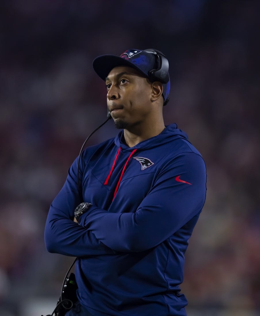 Dec 12, 2022; Glendale, Arizona, USA; New England Patriots defensive line coach DeMarcus Covington against the Arizona Cardinals at State Farm Stadium. Mandatory Credit: Mark J. Rebilas-USA TODAY Sports