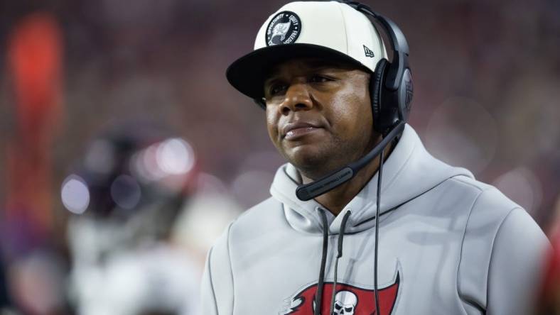 Dec 25, 2022; Glendale, Arizona, USA; Tampa Bay Buccaneers offensive coordinator Byron Leftwich against the Arizona Cardinals at State Farm Stadium. Mandatory Credit: Mark J. Rebilas-USA TODAY Sports