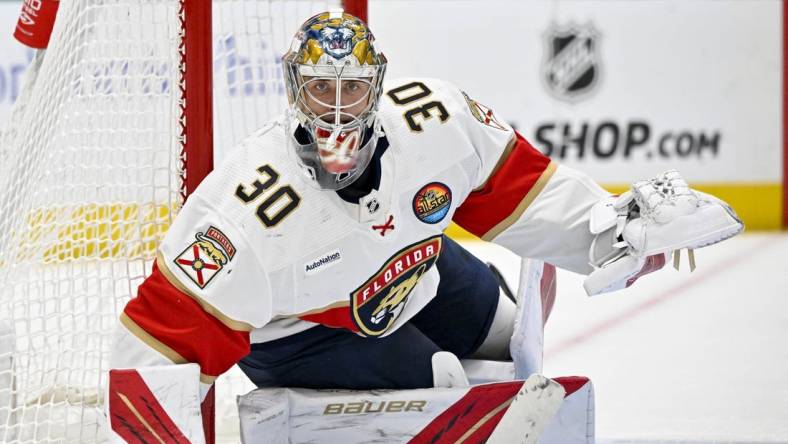 Jan 8, 2023; Dallas, Texas, USA; Florida Panthers goaltender Spencer Knight (30) faces the Dallas Stars attack during the second period at the American Airlines Center. Mandatory Credit: Jerome Miron-USA TODAY Sports
