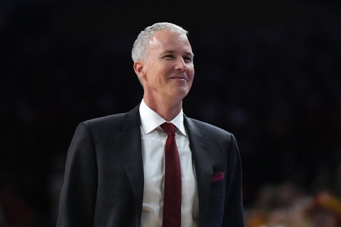 Jan 26, 2023; Los Angeles, California, USA; Southern California Trojans head coach Amdy Enfield reacts in the second half against the UCLA Bruins at Galen Center. Mandatory Credit: Kirby Lee-USA TODAY Sports