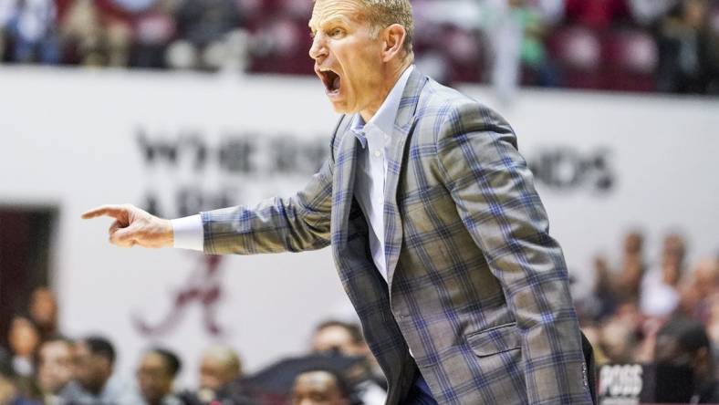 Jan 31, 2023; Tuscaloosa, Alabama, USA; Alabama Crimson Tide head coach Nate Oats during the second half at Coleman Coliseum. Mandatory Credit: Marvin Gentry-USA TODAY Sports