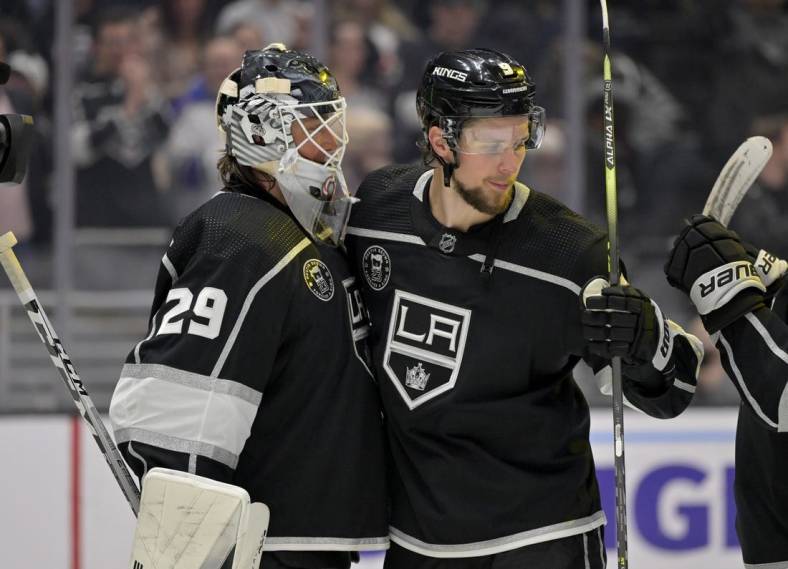 Kings' 4-game win streak ends with shootout loss to Coyotes