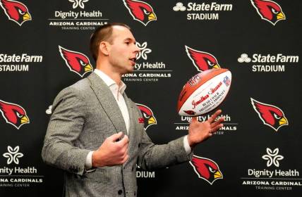 Jonathan Gannon is introduced as the new head coach of the Arizona Cardinals during a news conference at the Cardinals training facility in Tempe on Feb. 16, 2023.

Nfl New Arizona Cardinals Head Coach Jonathan Gannon