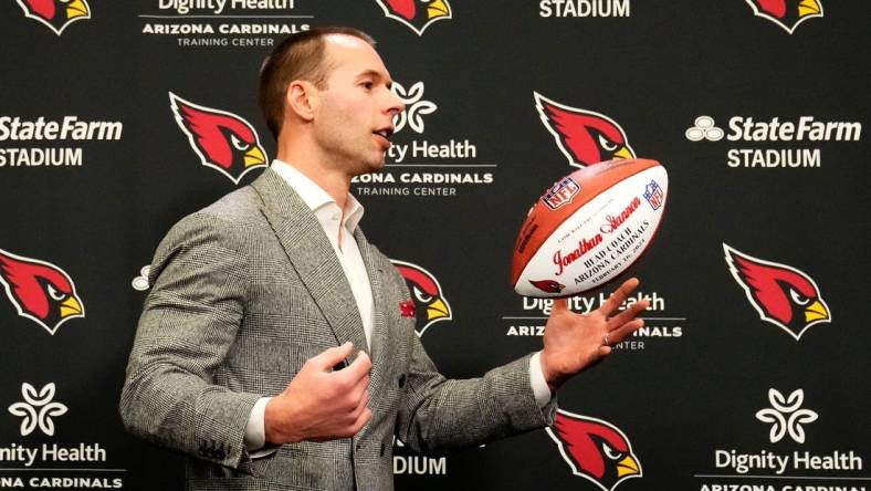 Jonathan Gannon is introduced as the new head coach of the Arizona Cardinals during a news conference at the Cardinals training facility in Tempe on Feb. 16, 2023.

Nfl New Arizona Cardinals Head Coach Jonathan Gannon