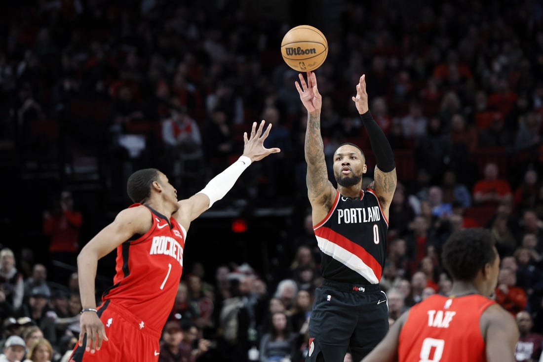 Damian Lillard pours in 71 as Blazers put away Rockets