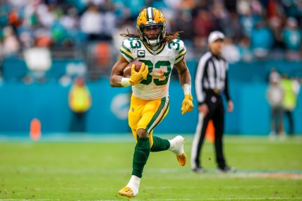 Green Bay Packers star Aaron Jones will return in 2023 on an adjusted contract
