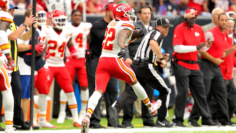 Chiefs end playoff drought with shutout of Texans