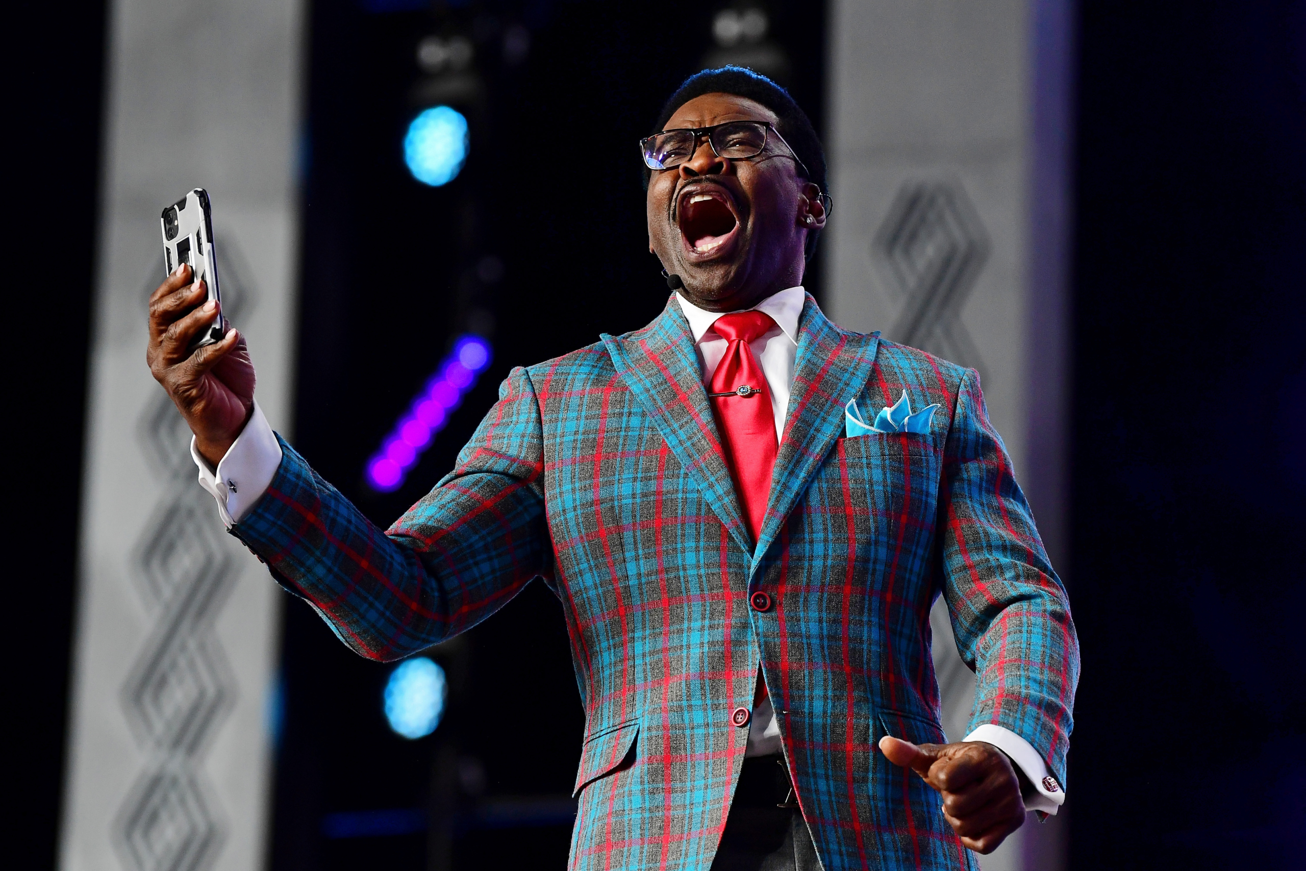 Michael Irvin pulled from Super Bowl coverage after woman's complaint