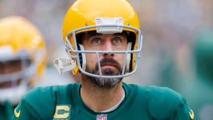 New York Jets appear to be prioritizing Aaron Rodgers over Derek Carr
