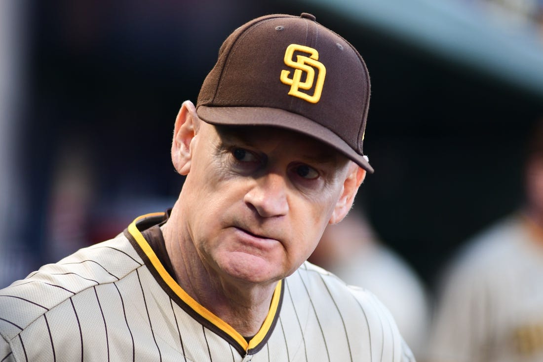 Padres third-base coach Matt Williams diagnosed with cancer