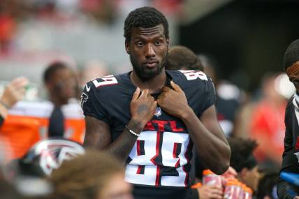 Aug 27, 2022; Atlanta, Georgia, USA; Atlanta Falcons wide receiver Bryan Edwards (89) on the sideline against the Jacksonville Jaguars in the first half at Mercedes-Benz Stadium. Mandatory Credit: Brett Davis-USA TODAY Sports