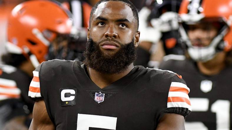 Sep 22, 2022; Cleveland, Ohio, USA; Cleveland Browns linebacker Anthony Walker Jr. (5) during pregame warmups against the Pittsburgh Steelers at FirstEnergy Stadium. Mandatory Credit: Lon Horwedel-USA TODAY Sports