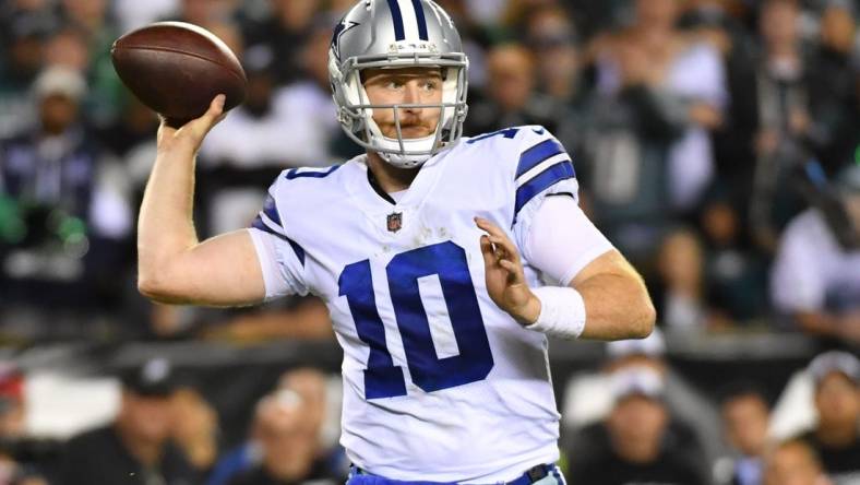 Oct 16, 2022; Philadelphia, Pennsylvania, USA; Dallas Cowboys quarterback Cooper Rush (10) throws a pass against the Philadelphia Eagles at Lincoln Financial Field. Mandatory Credit: Eric Hartline-USA TODAY Sports