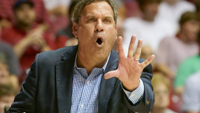 Nov 7, 2022; Tuscaloosa, Alabama, USA; Longwood Lancers head coach Griff Aldrich reacts during first half at Coleman Coliseum. Mandatory Credit: Marvin Gentry-USA TODAY Sports