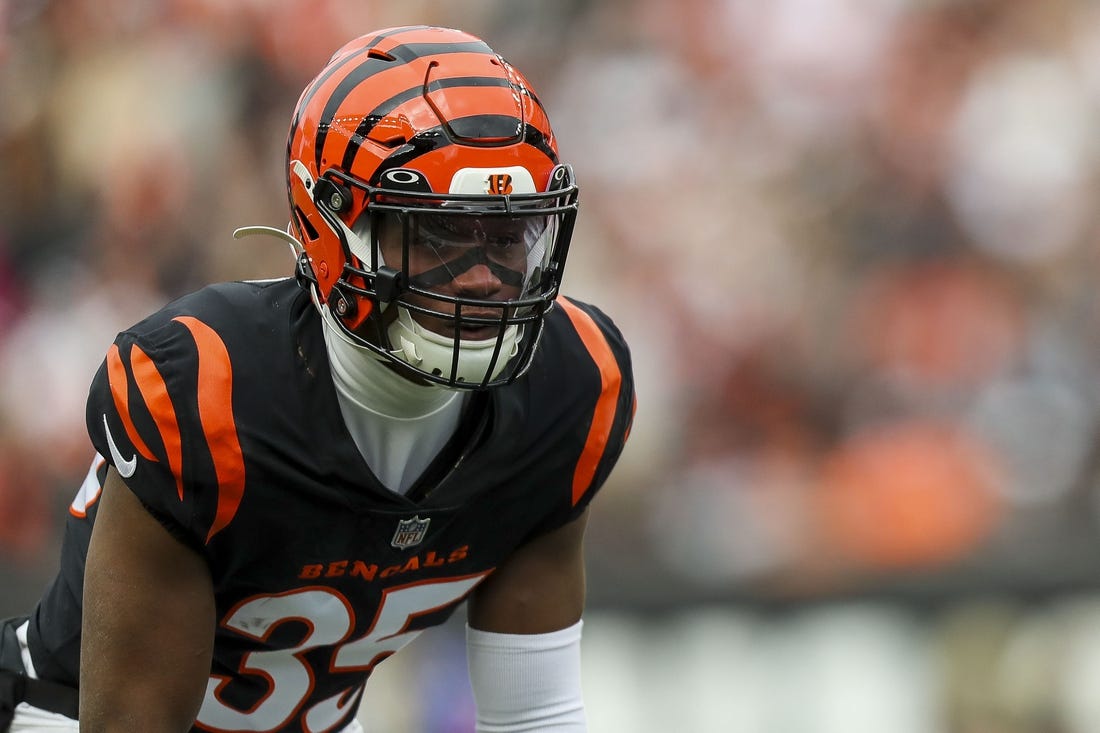 Dec 11, 2022; Cincinnati, Ohio, USA; Cincinnati Bengals cornerback Jalen Davis (35) prepares for the punt by the Cleveland Browns in the first half at Paycor Stadium. Mandatory Credit: Katie Stratman-USA TODAY Sports