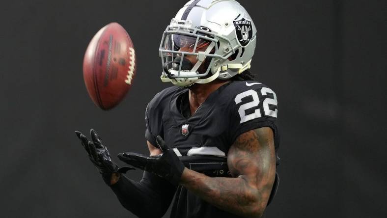 Jan 1, 2023; Paradise, Nevada, USA; Las Vegas Raiders running back Ameer Abdullah (22) warms up before a game against the San Francisco 49ers at Allegiant Stadium. Mandatory Credit: Stephen R. Sylvanie-USA TODAY Sports