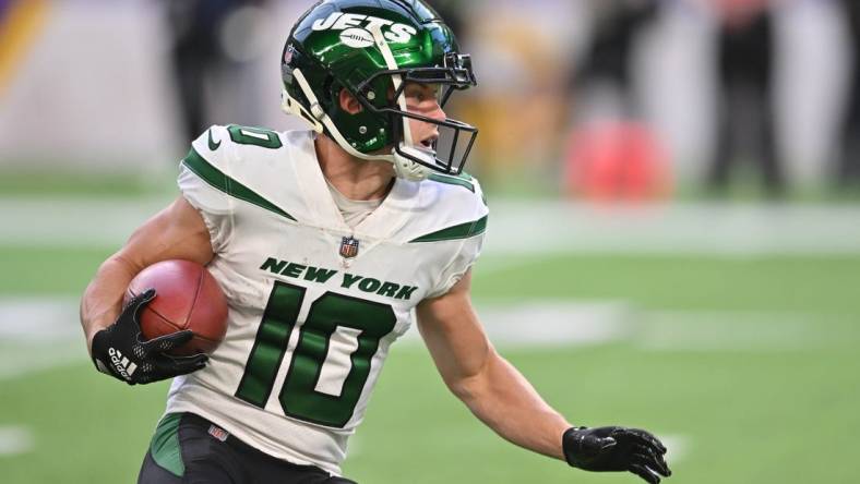 Dec 4, 2022; Minneapolis, Minnesota, USA; New York Jets wide receiver Braxton Berrios (10) in action during the game against the Minnesota Vikings at U.S. Bank Stadium. Mandatory Credit: Jeffrey Becker-USA TODAY Sports