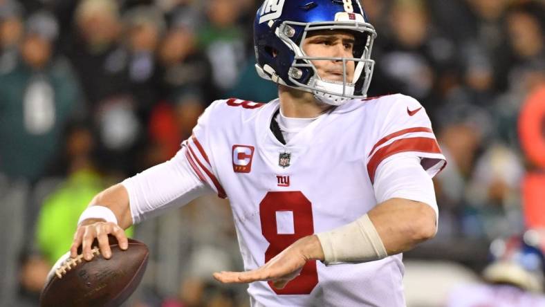 Jan 21, 2023; Philadelphia, Pennsylvania, USA; New York Giants quarterback Daniel Jones (8) throws a pass against the Philadelphia Eagles during an NFC divisional round game at Lincoln Financial Field. Mandatory Credit: Eric Hartline-USA TODAY Sports