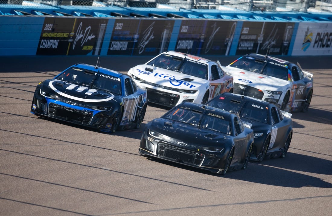 Focus Turns To Historic Phoenix Raceway Again