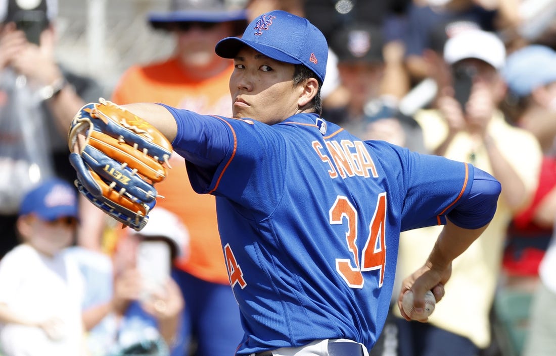Kodai Senga has solid start in spring debut for Mets