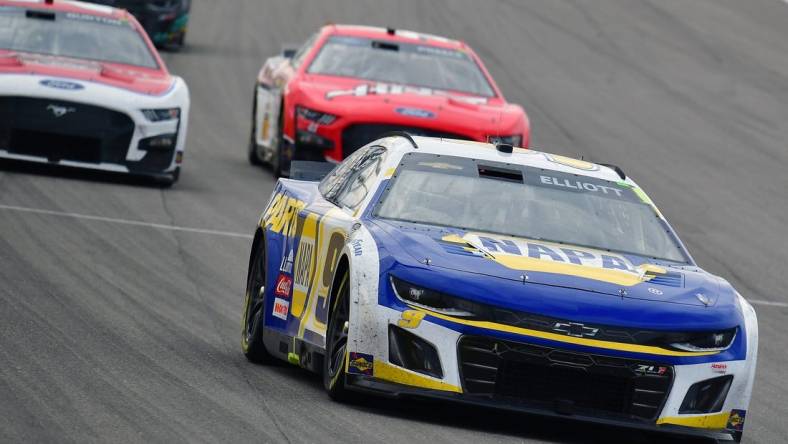 Mar 5, 2023; Las Vegas, Nevada, USA; NASCAR Cup Series driver Josh Berry (9) leads a group during the Pennzoil 400 at Las Vegas Motor Speedway. Mandatory Credit: Gary A. Vasquez-USA TODAY Sports