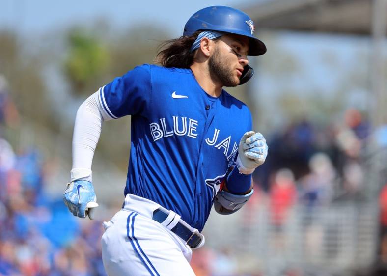 Who needs hits? Sox use just three to beat Blue Jays, 2-1