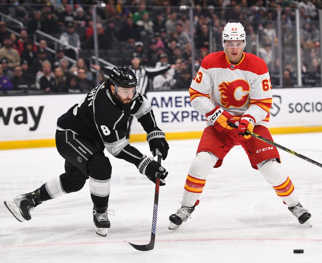 Adrian Kempe's 3-point game powers Kings past Flames