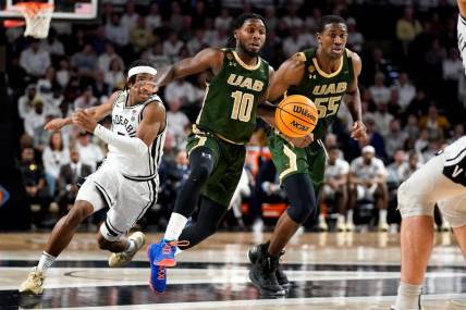 UAB guard Jordan Walker (10) advances up the court with the ball against Vanderbilt during the second half of an NIT quarterfinal game at Memorial Gym in Nashville, Tenn., Wednesday, March 22, 2023.

Vandynit 032223 An 022