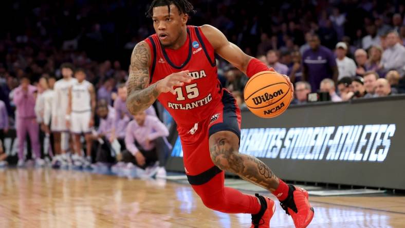 Mar 25, 2023; New York, NY, USA; Florida Atlantic Owls guard Alijah Martin (15) controls the ball against the Kansas State Wildcats during the second half at Madison Square Garden. Mandatory Credit: Brad Penner-USA TODAY Sports