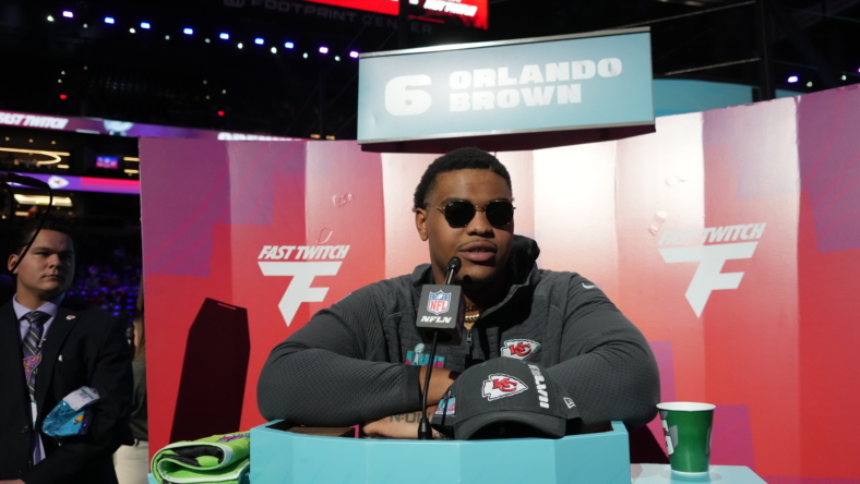 nfl franchise tag winners and losers: orlando brown jr.