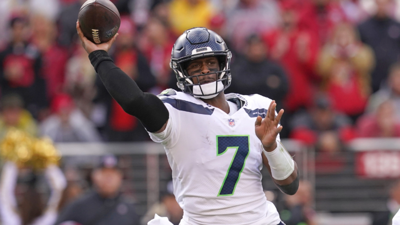 nfl free agency: seattle seahawks re-sign geno smith