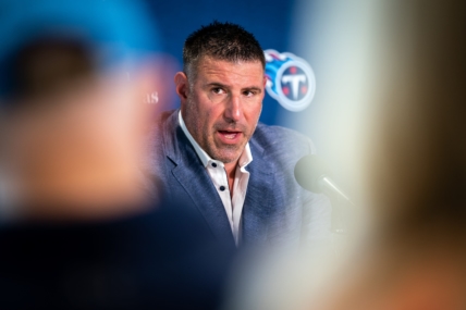 Tennessee-Titans-head-coach-Mike-Vrabel