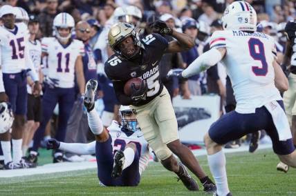 Oct 16, 2021; Boulder, Colorado, USA; Colorado Buffaloes wide receiver Montana Lemonious-Craig (15) carries the ball against the Arizona Wildcats in the fourth quarter at Folsom Field. Mandatory Credit: Ron Chenoy-USA TODAY Sports