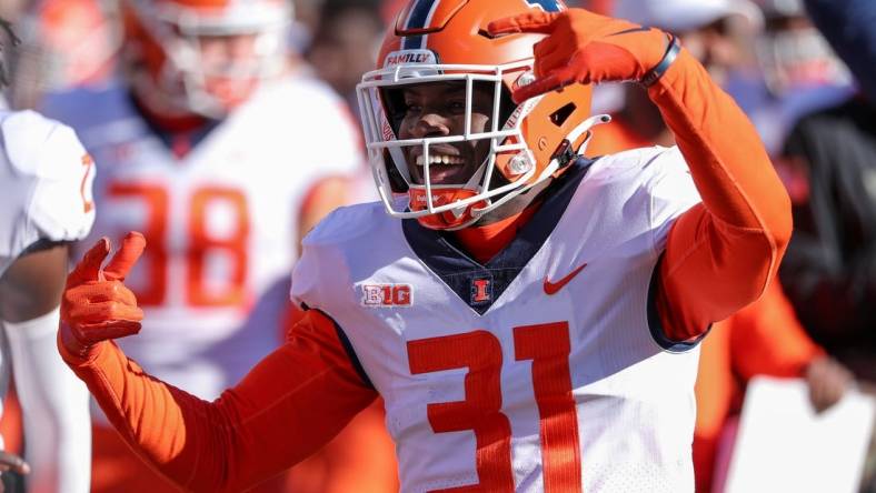 Illinois Fighting Illini defensive back Devon Witherspoon (31) was a zero-star recruit out of high school. Will he be the first DB drafted in 2023? Mandatory Credit: Matt Krohn-USA TODAY Sports